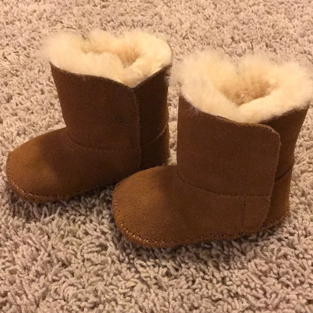 Infant Ugg Caden boots - size 2/3 - Picture 3 of 4